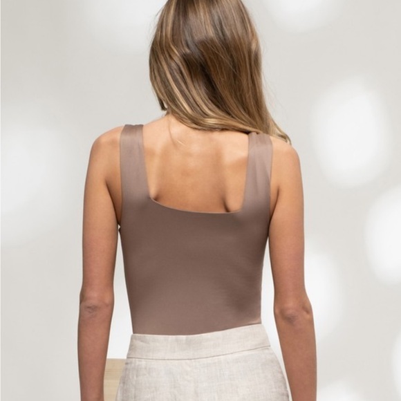 SQUARE neck bodysuit - Picture 2 of 3